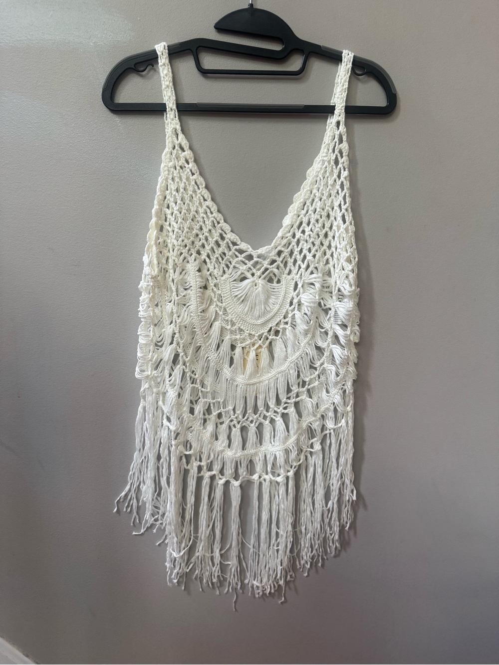 Ekouaer Boho Crochet Fringe Tank Top in Ivory